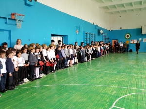Торжественная линейка ко Дню Великой Победы